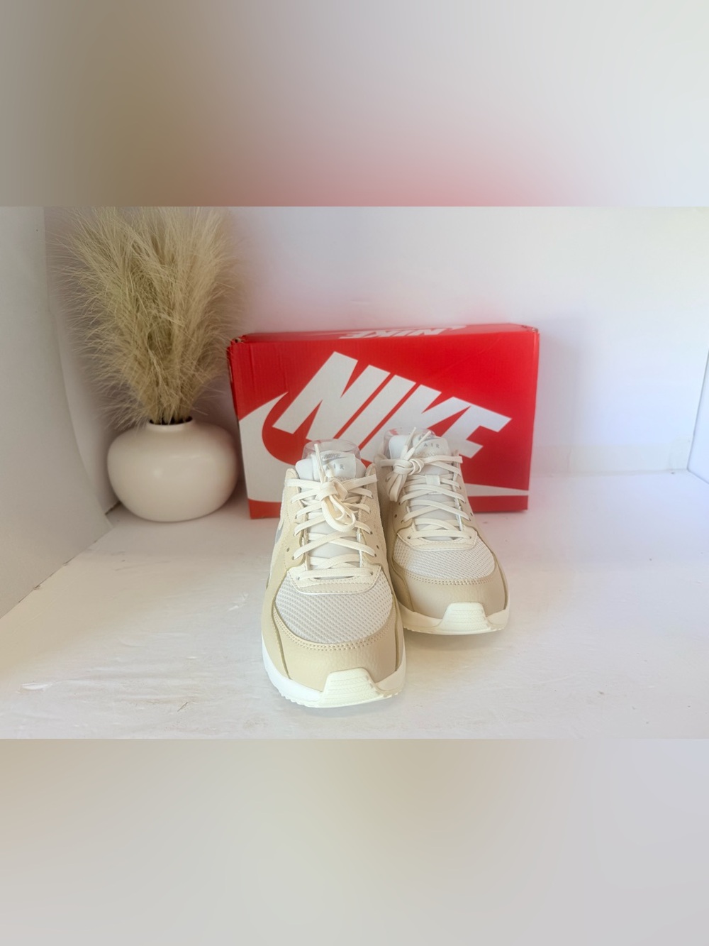 112. Nike Beige and White Air Max Excee Sneakers 8w - Picture 2 of 4